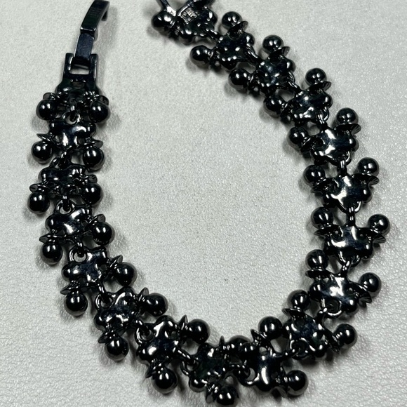 GIVENCHY gunmetal tone/crystal rhinestone bracelet - Picture 5 of 8